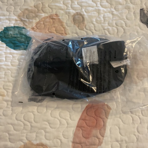 lululemon everywhere belt bag black - Picture 3 of 3